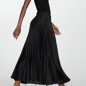 NWOT Mango Midi BlackPleated Skirt